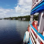 Melhores Passeios de Barco em Manaus: Roteiros e Experiências Inesquecíveis. Oferece uma rica tapeçaria de cultura, biodiversidade