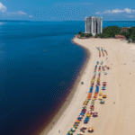 Praia de Ponta Negra em Manaus: lazer e beleza no coração da Amazônia