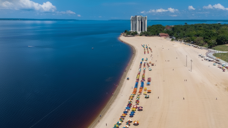 Praia de Ponta Negra em Manaus: lazer e beleza no coração da Amazônia