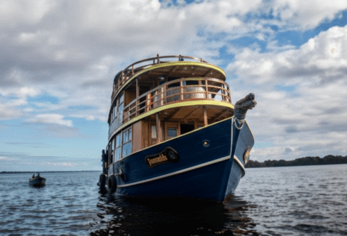 Passeio de Barco em Manaus: Uma Experiência Autêntica na Amazônia